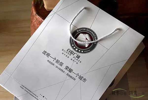 常用手提袋印刷材質(zhì)的優(yōu)缺點？